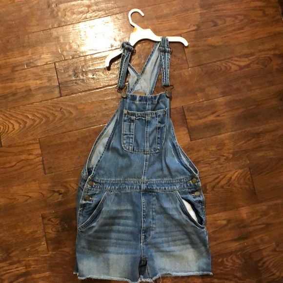 American Eagle Outfitters Pants - American Eagle Short Overalls American Eagle Outfitters Pants - American Eagle Short Overalls